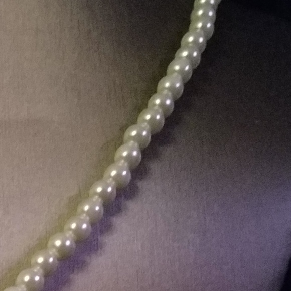 $3/30 Pearl colored beaded cross necklace - Picture 3 of 4